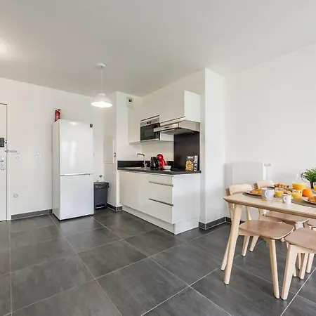 Apartment L'ambre - T2 Lumineux - Parking, Rer A, Disneyland